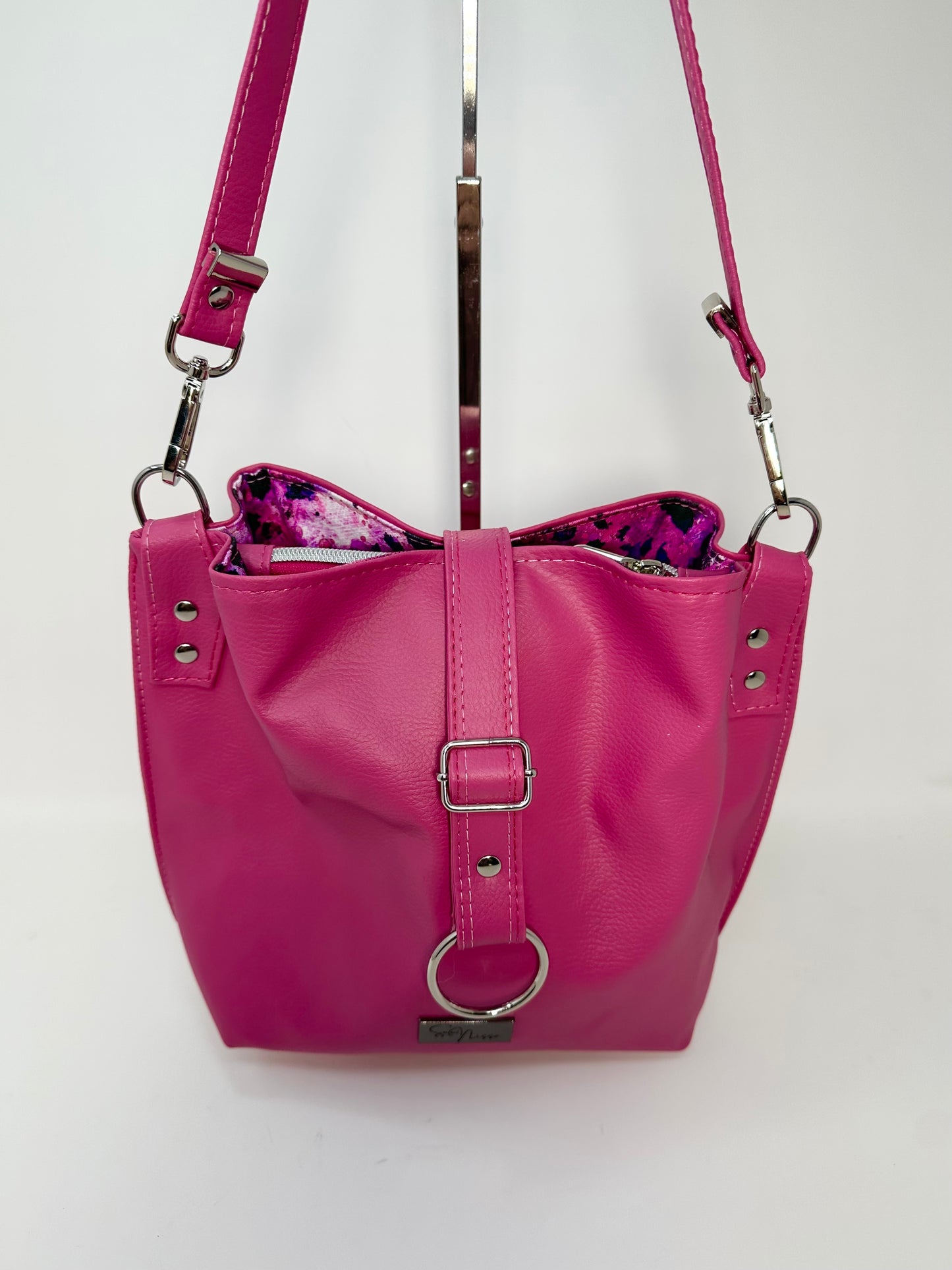 Hinterland Shoulder Bag - Hot Pink