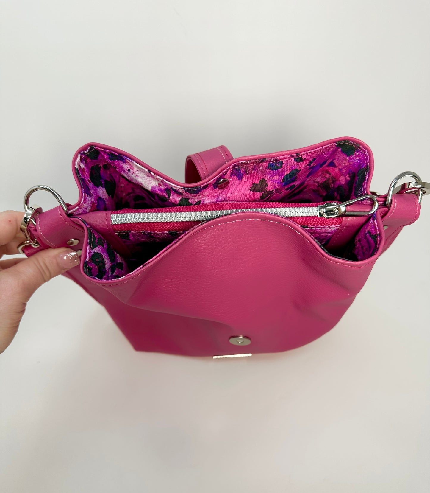 Hinterland Shoulder Bag - Hot Pink