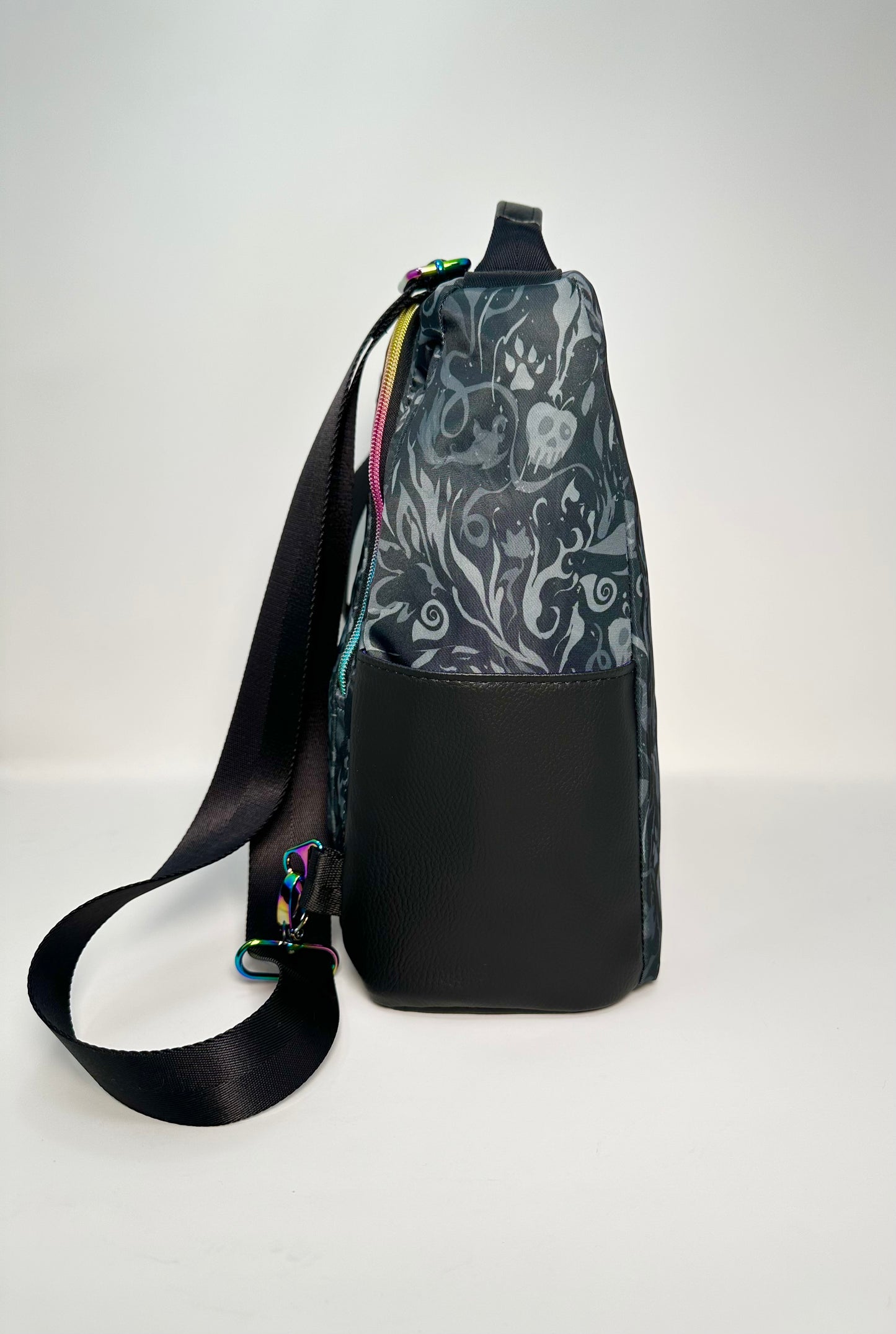 The Guardian Backpack - Disney Snow White