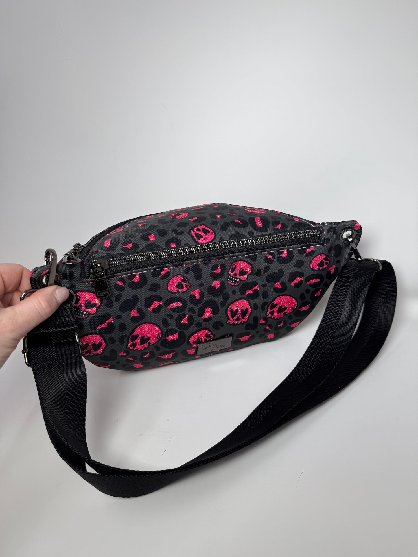 Be Hip Fannypack - Pink Glitter Skulls