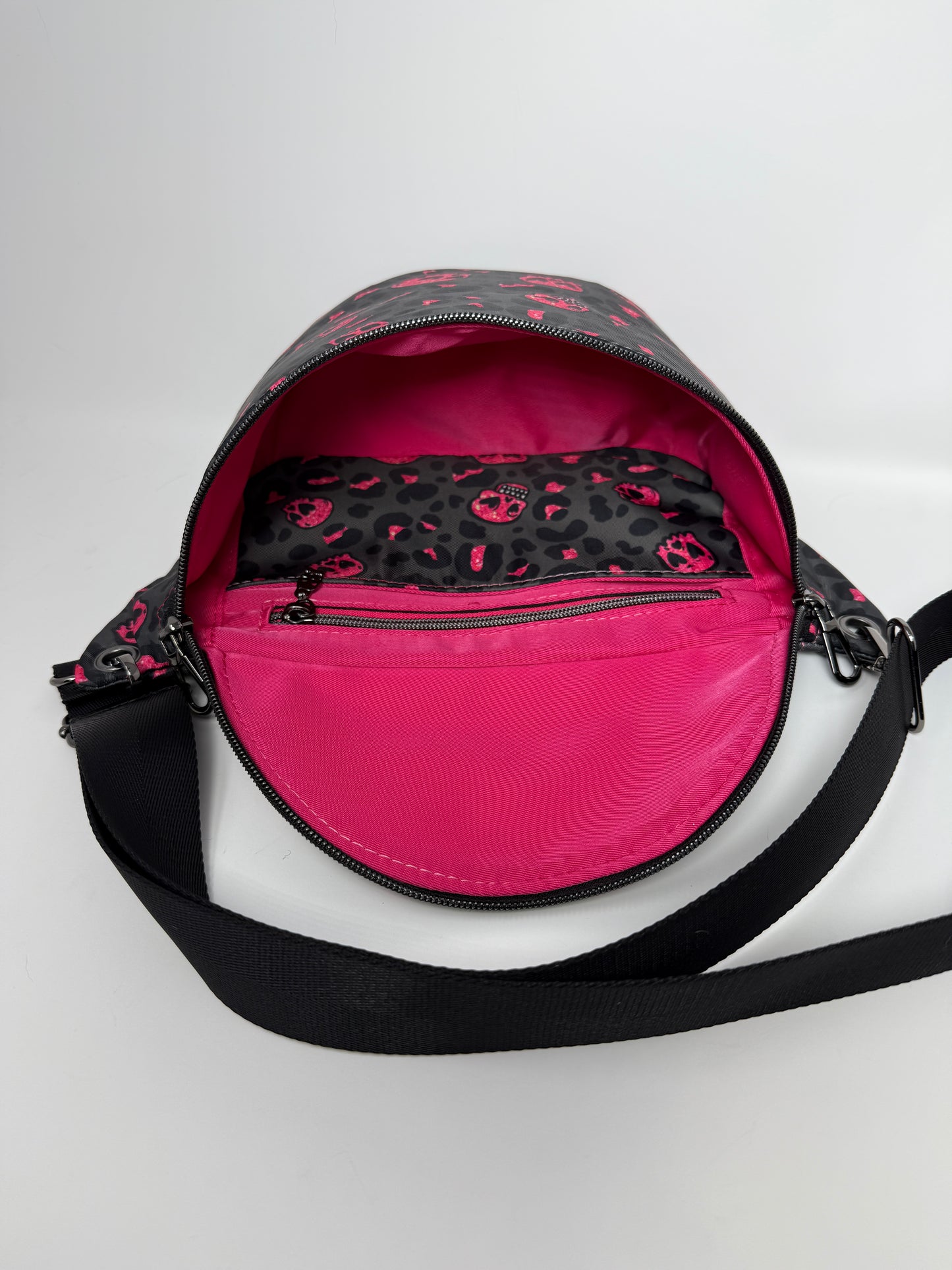 Be Hip Fannypack - Pink Glitter Skulls